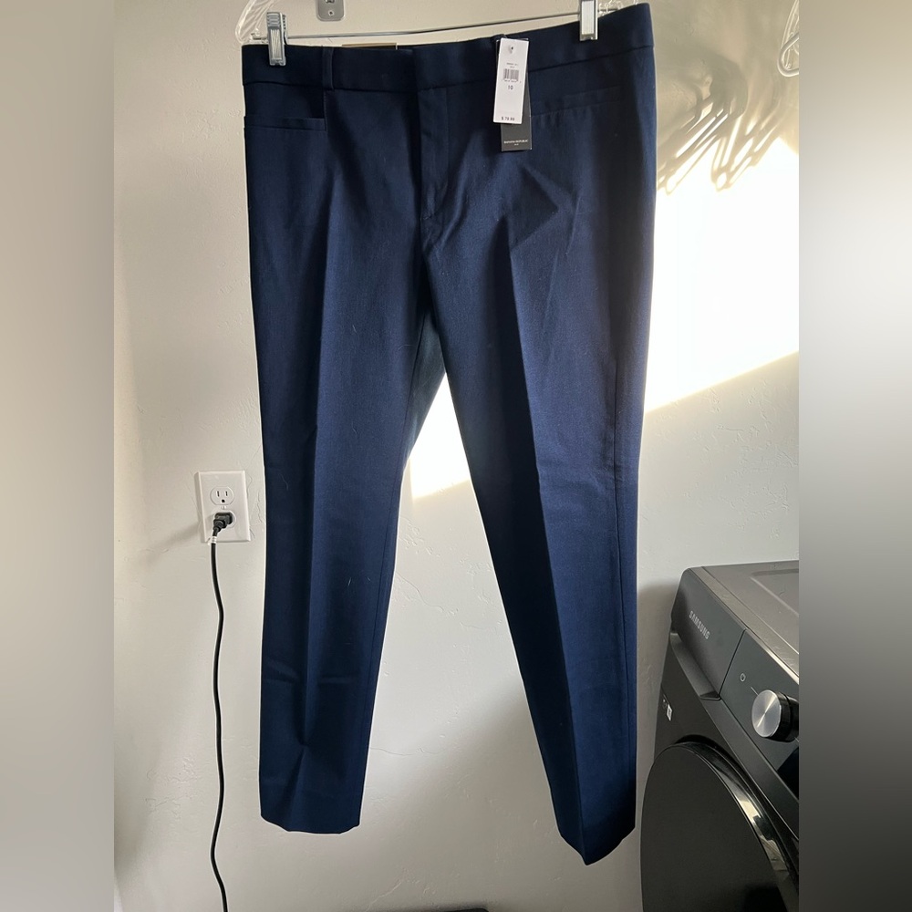 Banana Republic Sloan Slim Pants-Size 10
Navy Blue